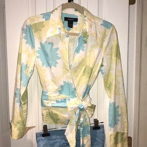 Express wrap shirt. Size 9/10